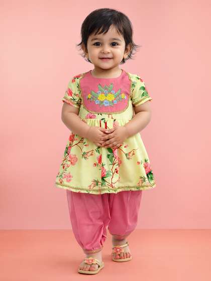 VASTRAMAY Girls
                    Embroidered Regular Kurta with Pyjamas