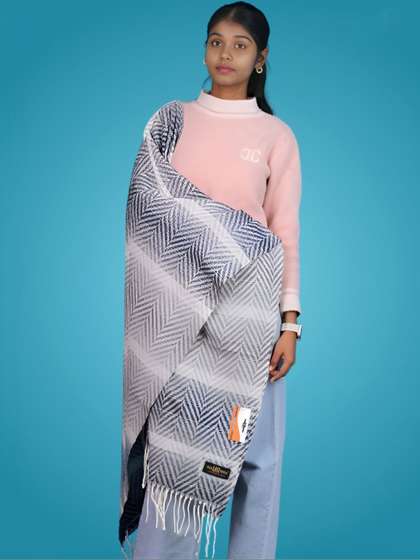 Pick Ur Needs Women
                        Checked Woven Design Shawl