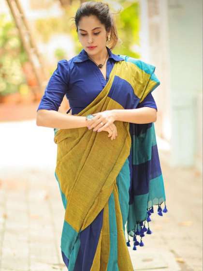 MS SARADA HANDLLOM
                        Woven Design Pure Cotton Handloom Taant Saree