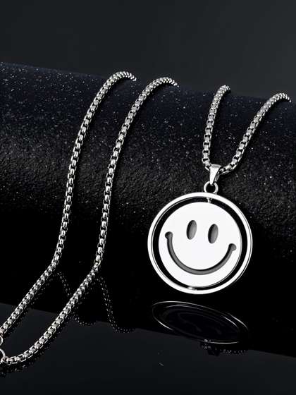 RAPPERSSHOP
                    Silver-Plated Circular Pendants with Chains
