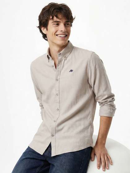 Aeropostale
                        Button-Down Collar Pure Cotton Casual Shirt