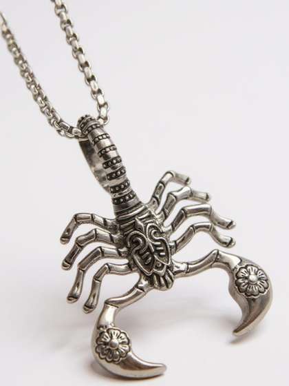 RAPPERSSHOP
                    Silver-Plated Animal Shaped Pendants with Chains