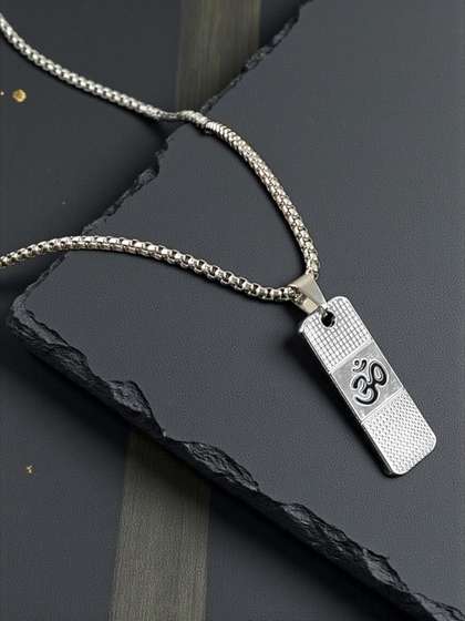 RAPPERSSHOP
                    Silver-Plated Geometric Pendants with Chains