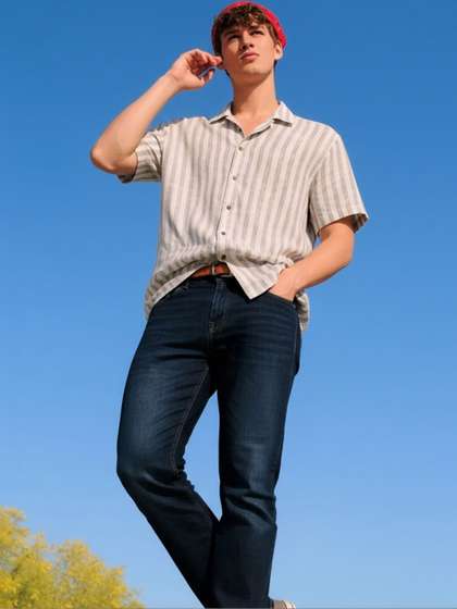 Mast & Harbour
                        Men Striped Casual Shirt