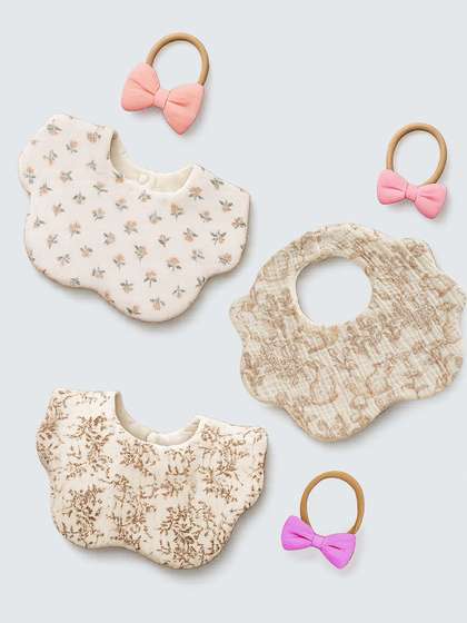 Little Surprise Box
                      Pack Of 3 Squirrel Leaf Print Muslin Bibs Set With
                      Bow Band