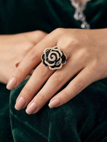 Lady Raiment Women
                        Gold-Plated Enamelled Finger Ring