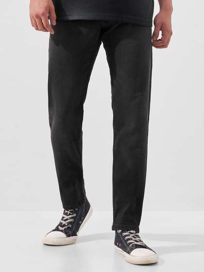 HIGHLANDER Men
                        Tapered Fit Mid-Rise Clean Look Light Fade
                        Stretchable Jeans