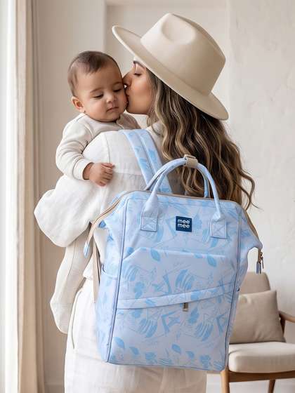 MeeMee Lightweight
                    Shoulder Bag