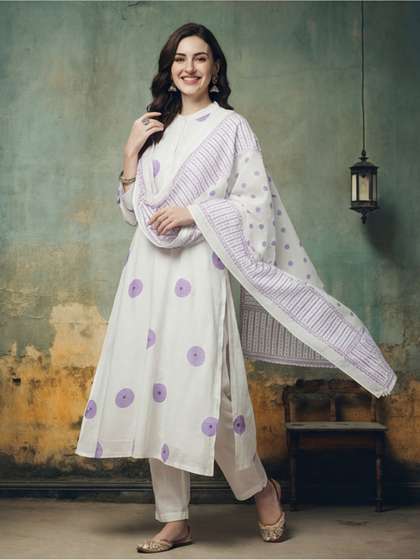 Anouk Women Floral
                        Printed Regular Pure Cotton Kurta with Palazzos
                        & With Dupatta