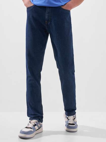 HIGHLANDER Men
                          Slim Fit Clean Look No Fade Stretchable Jeans