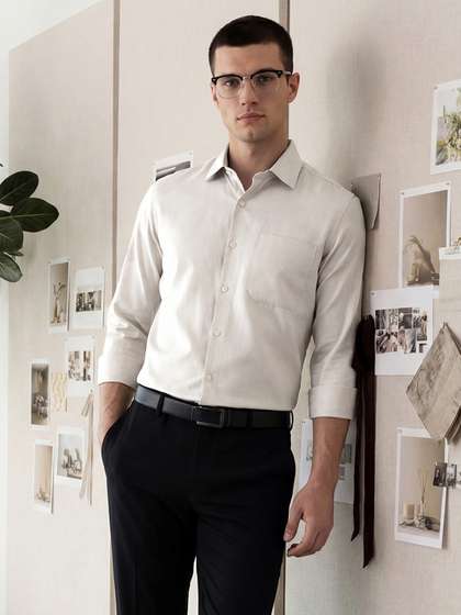 Thomas Scott Men
                        Solid Pure Cotton Formal Shirt