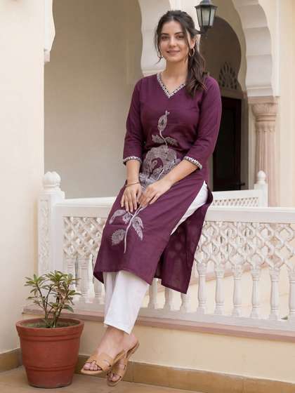 Indo Era Floral
                      Embroidered Thread Work Kurta