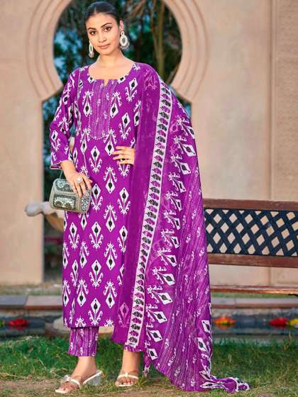 SURUKH Women
                          Floral Printed Regular Gotta Patti Pure Cotton
                          Kurta with Palazzos & With Dupatta