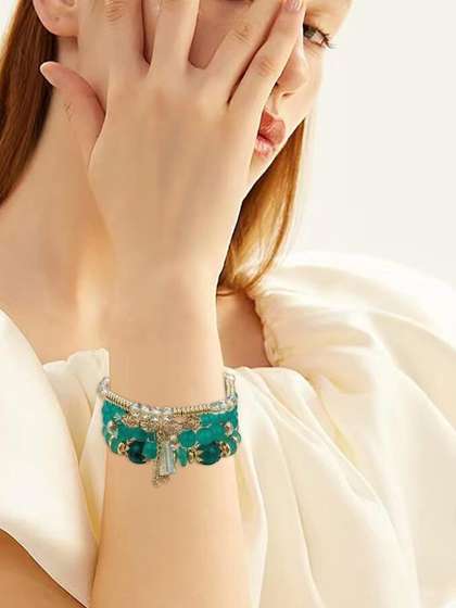 DressBerry Women 4
                        Charm Bracelet