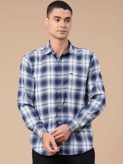 V-Mart Men Slim Fit
                        Tartan Checks Checked Casual Shirt