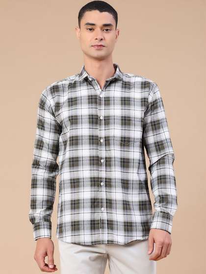 V-Mart Men Slim Fit
                        Checked Casual Shirt