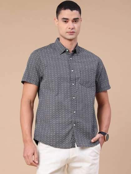 V-Mart Men Printed
                        Casual Shirt