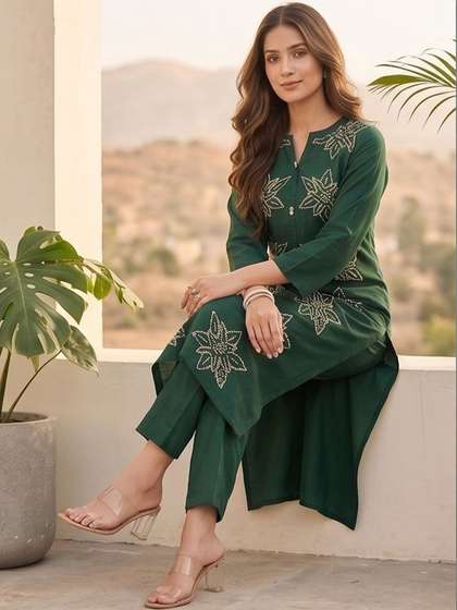 Varanga Women Ethnic
                        Motifs Embroidered Thread Work Kurta