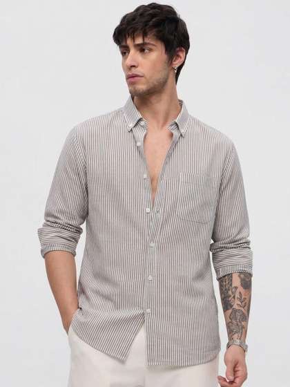OQUENT Men Standard
                        Striped Casual Shirt