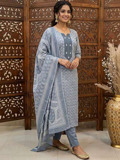 THE WEAVERS SHOP
                          BY RAAVI Embroidered Pure Cotton Unstitched
                          Dress Material