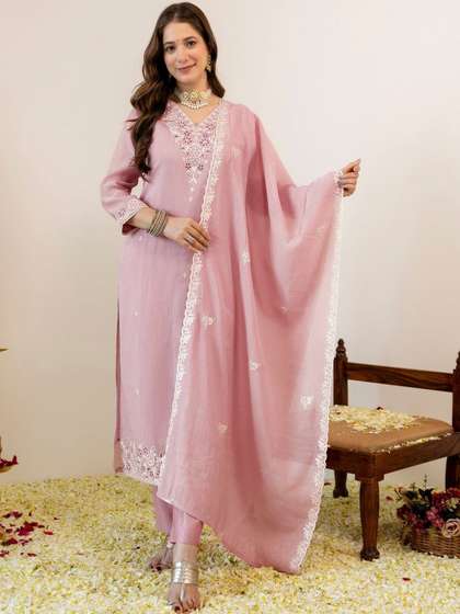 SKYLEE Women Regular
                        Chanderi Cotton Kurta with Pyjamas & With
                        Dupatta