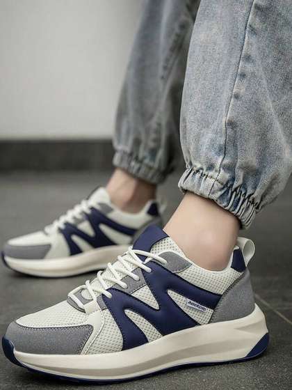 ASTEROID Men
                    Colourblocked Sneakers
