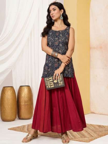 Brownverse Floral
                        Printed V-Neck Pure Cotton Blend Khadi Kurti