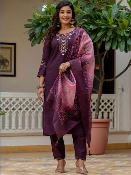 SHINISHA Women
                        Ethnic Motifs Embroidered Regular Thread Work
                        Kurta with Trousers & With Dupatta