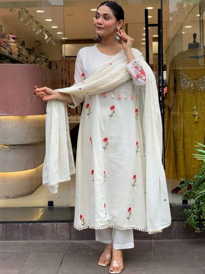 SHINISHA Women
                        Floral Embroidered Regular Thread Work Chanderi
                        Silk Kurta with Trousers & With Dupatta