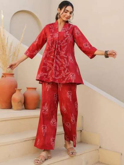 NAINVISH Women
                        Floral Printed Regular Kurta with Palazzos