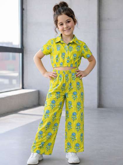 FASHION DREAM Girls
                        Printed Top with Trousers