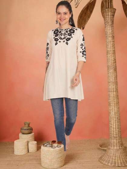 Sangria FUZN Floral
                        Embroidered V-Neck Pure Cotton Blend Khadi
                        Kurti
