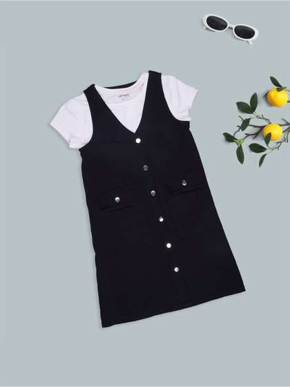 Pantaloons Junior
                      Girls V-Neck Pure Cotton Dungarees
