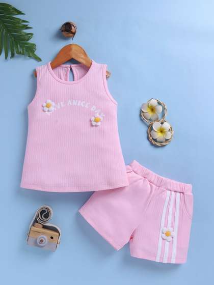 Toonyport Girls Printed
                    Top with Shorts
