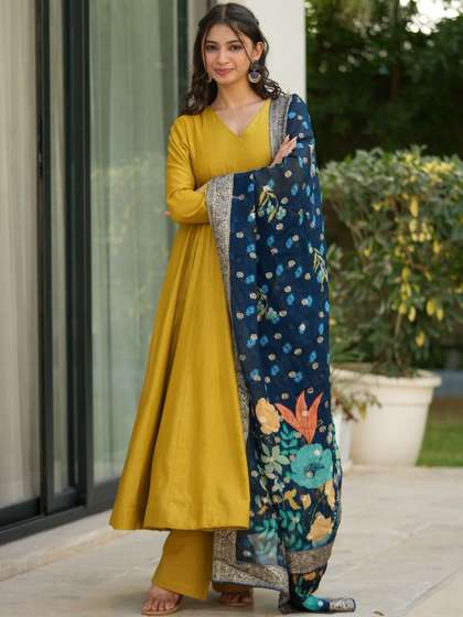 NAVYAAZRI Women
                        Floral Angrakha Kurta with Trousers & With
                        Dupatta