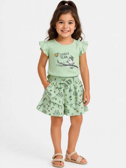 Girls Casual Graphic
                    Print Ruffled Sleeve T-shirt & Printed Tiered
                    Skorts