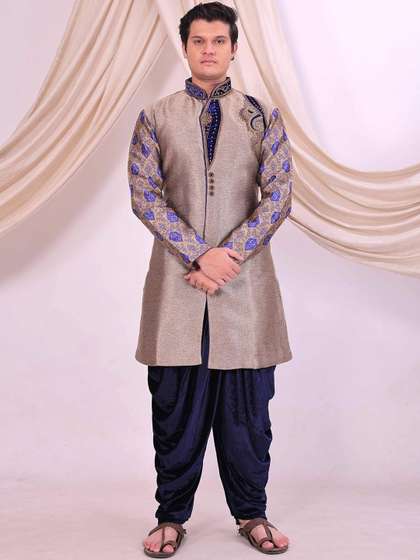 Desibutik Men
                        Embroidered Mandarin Collar Sherwani