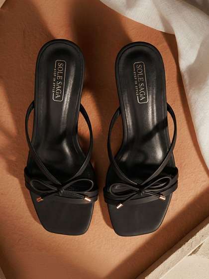 Sole Saga Kitten
                          Sandals with Buckles