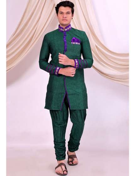 Desibutik
                        Embroidered Mandarin Collar Sherwani
