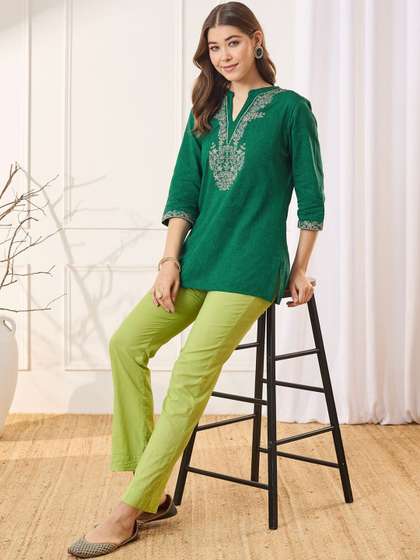 Anouk Ethnic Motifs
                        Embroidered Thread Work Pure Cotton Blend Thread
                        Work Kurti