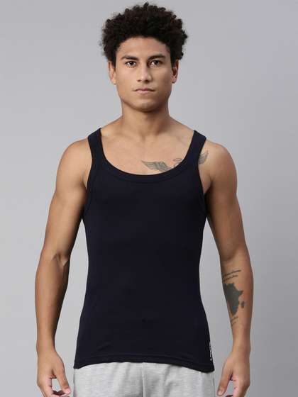 Levis Men Solid
                        Square Neck Sleeveless Pure Cotton Rib Easy Tuck
                        Sports Vest
