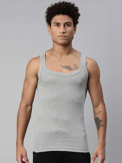 Levis Men Solid
                        Square Neck Sleeveless Pure Cotton Rib Easy Tuck
                        Sports Vest