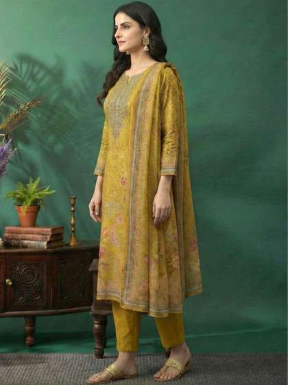Anouk Mirage Women
                        Ethnic Motifs Printed Regular Thread Work Kurta
                        with Trousers & With Dupatta