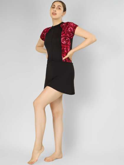 IMPERATIVE
                          Colourblocked Round Neck Swimming Dress