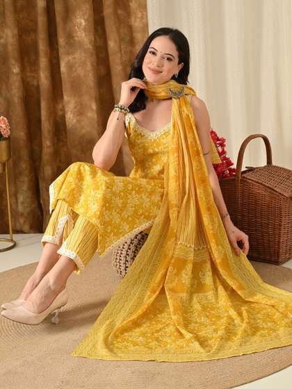 Anouk Women Floral
                        Printed Regular Pure Cotton Kurta with Trousers
                        & With Dupatta