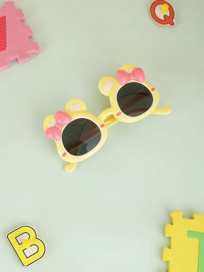 PASSION PETALS Girls
                    Black Cateye Sunglasses
