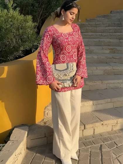 SAICHA Floral
                        Printed Square Neck Flared Sleeves Pure Cotton
                        Blend Kurti