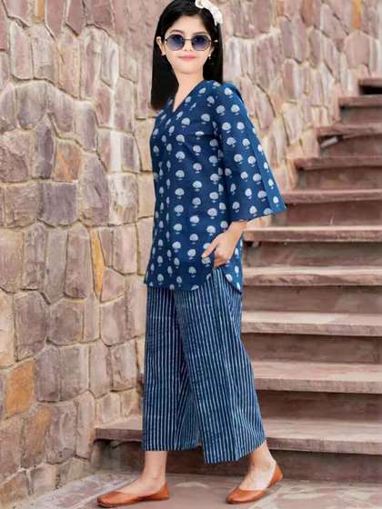 Heerkart Girls Floral
                    Printed Regular Raw Silk Kurta with Pyjamas