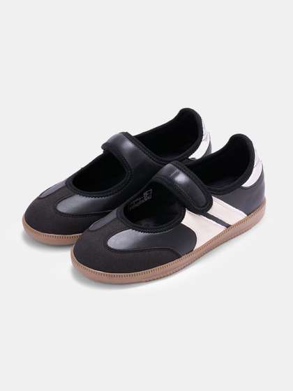 Pantaloons Junior
                        Girls Colourblocked PU Sneakers