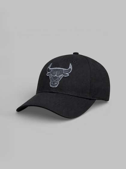 NBA Men Embroidered
                      Chicago Bulls Baseball Cap